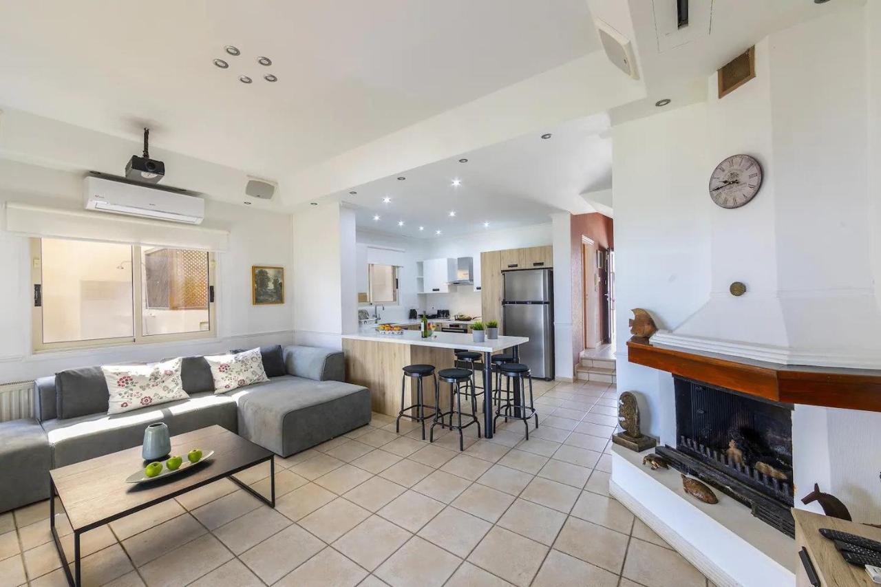 Beachfront Villa Carpe Diem Kiti Zewnętrze zdjęcie