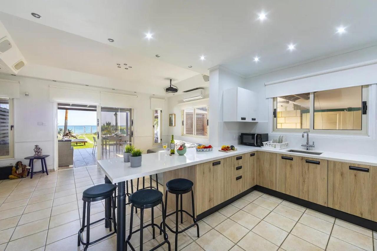 Beachfront Villa Carpe Diem Kiti Zewnętrze zdjęcie